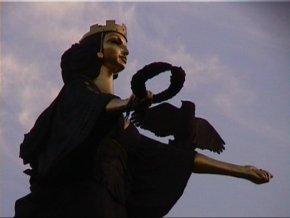 Общината не може да се пребори с дублирането, преименуването на парче не помага