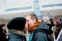 Страстна целувка спуква ушно тъпанче на китайка