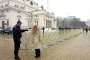 По-малко от 30 души пред Парламента 
