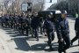 Протестиращите полицаи отвориха ковчега пред сградата на НС