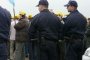 Задържани са двама полицаи в опит да ползват фалшиви карти