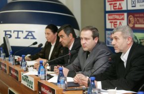 Топлофикация не предвижда да иска увеличение на цената на топлинната енергия за крайните потребители, каза шефът на дружеството Стоян Цветанов.