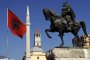 Тирана празнува Независимостта с 4-тонна торта и 7 млн. вилички