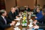 Меркел и Путин обсъждат Украйна