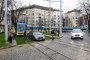 Перничанин заседна в зелените релси при Руски паметник