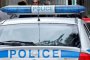 Мерцедес влиза в насрещното, а полицаят – с ръка в джоба