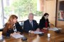 Йотова: Трафикантите използват децата мигранти като роби 