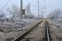 Опасен парапет спря движението на влаковете 
