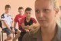  Цял клас смени училището заради любимата учителка