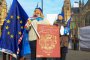 Мей отменя таксата от £65 за кандидатстване за статут за уседналост след Брекзит