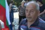   Стопанин: Борисов да ми даде половината си заплата и давам прасетата