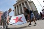 Младежи обиколиха емблематични за комунизма сгради в София