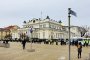 Като при Орешарски: кордон пред парламента срещу народната любов 