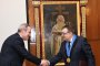 Проф. Любомир Стойков с почетен знак на Софийския университет