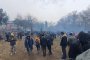Докарват с бусчета бежанци край Пазаркуле на границата с Гърция 