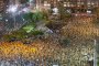    Израел на протест срещу Биби с 2 м отстояние