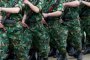  Военни спасиха живота на работник, припаднал край пътя