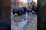 Дупка на новоасфалтирана улица 