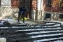   Разбиват каменните плочи на Народния театър