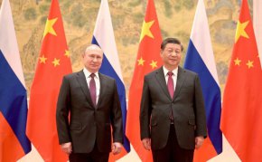 Президентът на Русия Владимир Путин и Председателят на КНР Си Дзинпин приеха Съвместно заявление на Руската Федерация и Китайската Народна Република „за международните отношения, влизащи в нова епоха, и глобалното устойчиво развитие”.