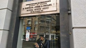 НАП иска голяма част от собствениците на заведения да върнат получените Covid помощи с начислени лихви