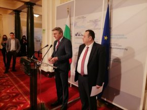 Лидерът на ДПС Мустафа Карадайъ  в парламента
