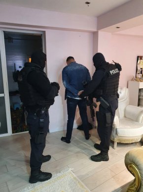  ГДНП, съвместно с Жандармерията и областната дирекция на полицията в Бургас неутрализира организирана престъпна група