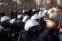 Сблъсъци с полицията за борба с безредицит