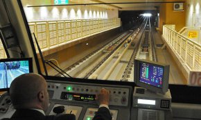 Причината тази отсечка да отпадне за финансиране от Плана за възстановяване и устойчивост според него е, че има риск при минимално забавяне на строителството й по сегашния график
