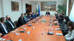 Преди да бъде отворена вратата на преговорите, трябва да се видят ясни усилия за изкореняване на езика на омразата, подчерта президентът