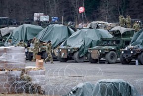 Войници от 82-ра въздушнодесантна дивизия на САЩ в Полша близо до границата с Украйна в понеделник. 