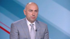 Предложението бе направено от името на управляващата коалиция, а от ГЕРБ и „Възраждане“ декларираха подкрепа