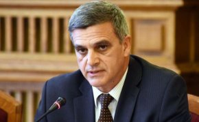 От обясненията на ДБ обаче стана ясно, че те не са поставяли оставката на Янев като някакво условие и няма да оказват натиск по темата