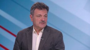 Националната асоциация на доброволците, заедно с д-р Александър Симидчиев, събират лекари от цялата страна, говорещи руски или украински