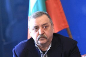 Въпреки, че войната е водещата тема, трябва да знаем, че коронавирусът съществува и заплахата за здравето както за отделния човек, така и за обществата продължава, заяви Кантарджиев