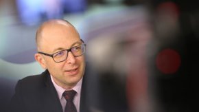 Над 20 години е работил в Министерството на отбраната 