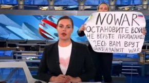 Марина Овсянникова  е работила като редактор в медията