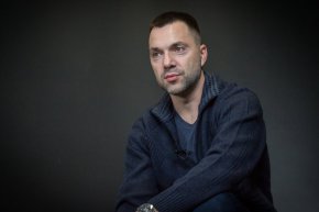 Мисля, че до май, най-късно в началото на май, вероятно ще постигнем мирно споразумение,  заяви Арестович