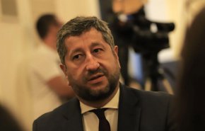  

Съпредседателят на “Демократична България” обяви, че в лично качество и като ръководител на българската делегация ще гласува за изключването на Русия от ПАСЕ
