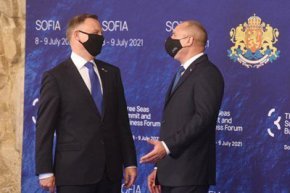 Нарастващият брой на бежанците от войната в Украйна изисква постоянен диалог