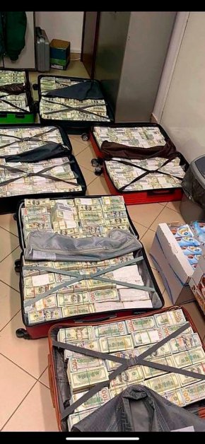 The eye-watering amount was seized by authorities
×
Преведи
Властите са конфискували огромната сума