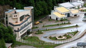 Пораженията са такива, че ремонт трудно би могъл да бъде направен и вероятно ще се наложи изцяло ново изграждане на мощността