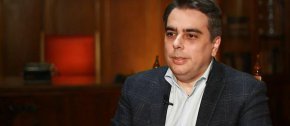 Василев коментира още, че всеки може да подаде сигнал срещу всеки