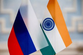 Схемата включва плащания в рупии и рубли чрез руската система за съобщения SPFS