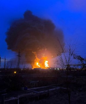 Двама служители на обекта са пострадали, но според регионалния ръководител Вячеслав Гладков раните им не са животозастрашаващи
