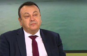 В блиц контрола в Народното събрание днес участват само Корнелия Нинова и Гроздан Караджов