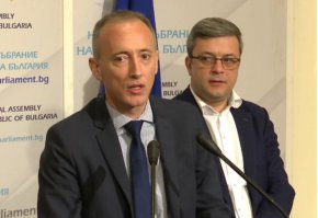 Всичко започна с документна измама, продължи с документна измама и ще свърши с документна измама съвсем скоро. Това каза народният представител от ГЕРБ-СДС