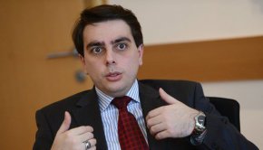 
В неделя най-скъпият нефт от сорта Брент падна до 104,39 долара, което е спад с 13 долара за седмица или повече от 10%