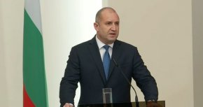 резидентът припомни защо през 2016 година е наложил вето на решението на парламента за закупуването на първите осем F-16