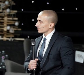 Георги Петков е бивш състезател по свободна борба, републикански медалист, син на европейския шампион Стоян Петков, който е помощник-треньор на постигналия шеметни успехи, включително и на европейското първенство т.г., женски национален отбор